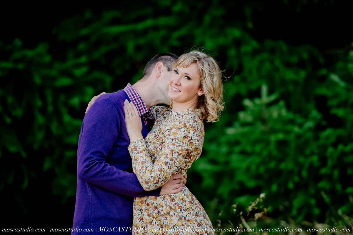 00115-MoscaStudio-mt-hood-engagement-session-columbia-gorge-photography-20160730-SOCIALMEDIA.jpg