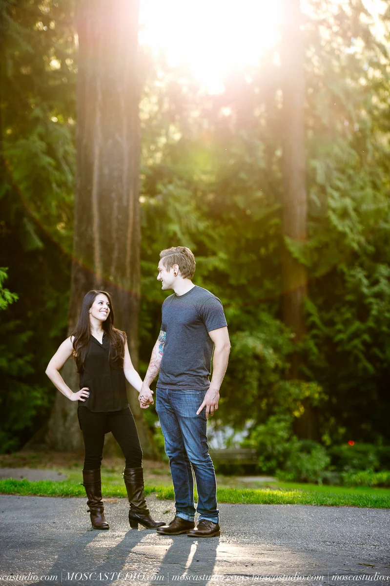 00034-moscastudio-portland-fall-engagement-session-photography-20150908-SOCIALMEDIA.jpg
