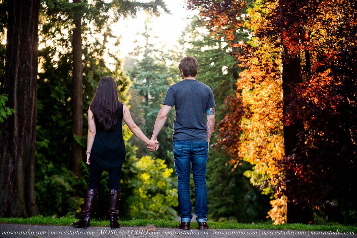 00048-moscastudio-portland-fall-engagement-session-photography-20150908-SOCIALMEDIA.jpg