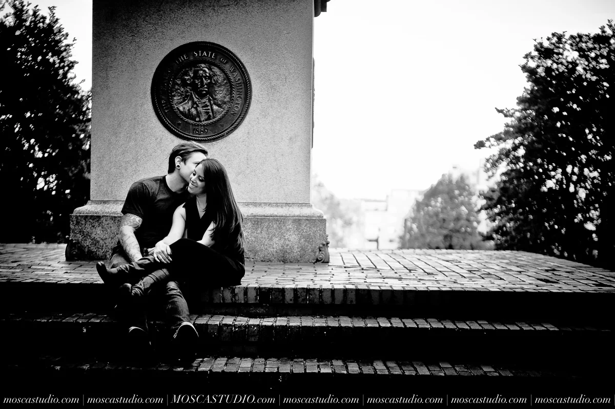 00082-moscastudio-portland-fall-engagement-session-photography-20150908-SOCIALMEDIA.jpg