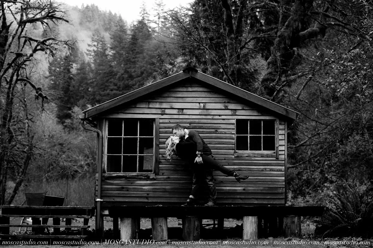 00041-MoscaStudio-Oregon-Coast-Engagement-Session-20160625-SOCIALMEDIA.jpg
