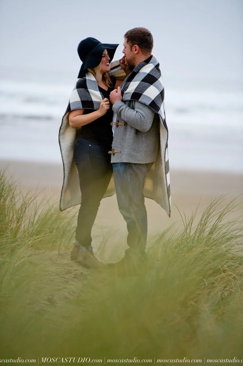 00074-MoscaStudio-Oregon-Coast-Engagement-Session-20160625-SOCIALMEDIA.jpg