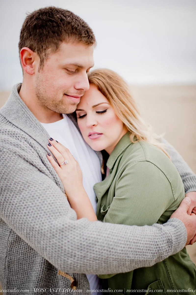 00087-MoscaStudio-Oregon-Coast-Engagement-Session-20160625-SOCIALMEDIA.jpg
