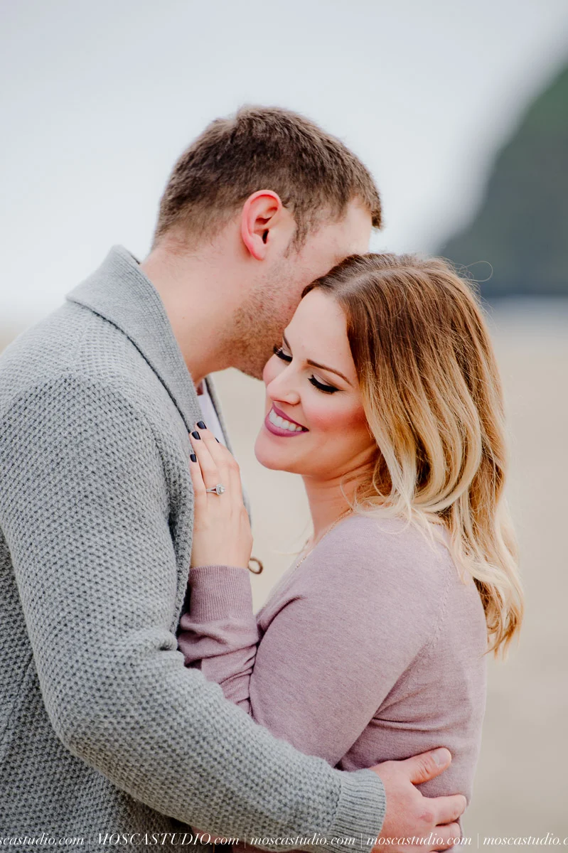 00237-MoscaStudio-Oregon-Coast-Engagement-Session-20160625-SOCIALMEDIA.jpg