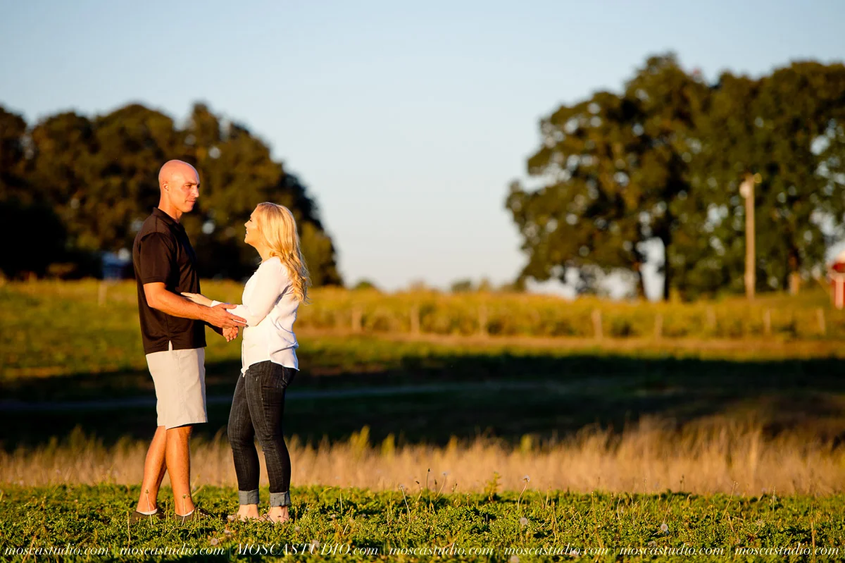 00056-moscastudio-ENGAGEMENT-session-20151003-SOCIALMEDIA.jpg
