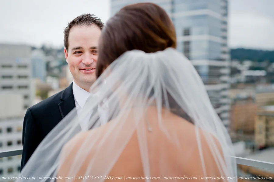 00543-MoscaStudio-Brandy-Mark-Portland-Wedding-Photography-20160305-SOCIALMEDIA-900x599.jpg