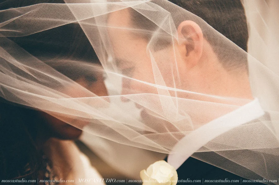 00784-MoscaStudio-Brandy-Mark-Portland-Wedding-Photography-20160305-SOCIALMEDIA-900x599.jpg