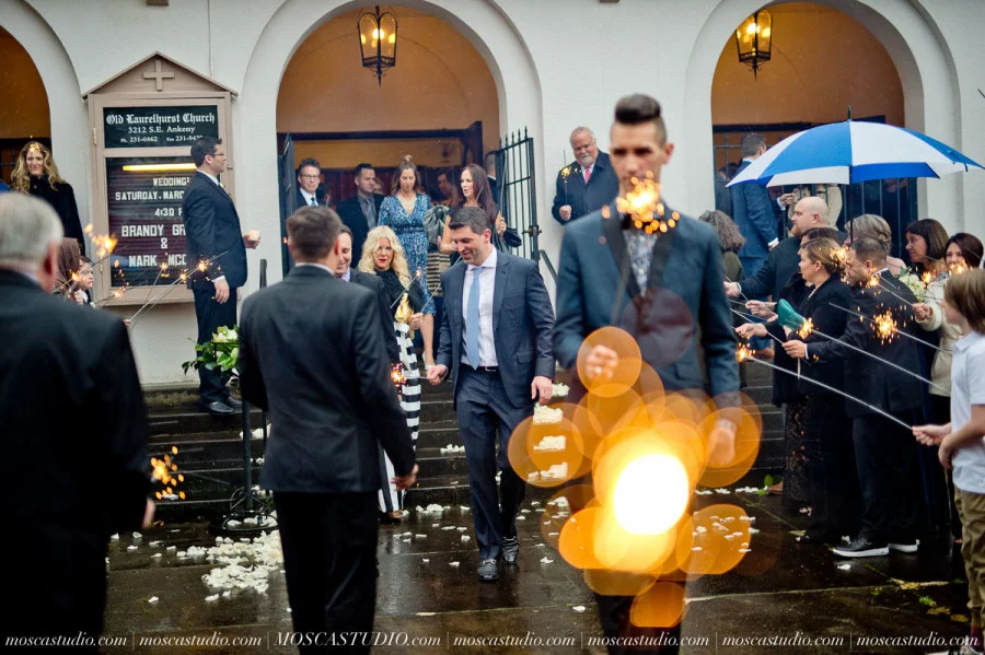 01064-MoscaStudio-Brandy-Mark-Portland-Wedding-Photography-20160305-SOCIALMEDIA-900x599.jpg