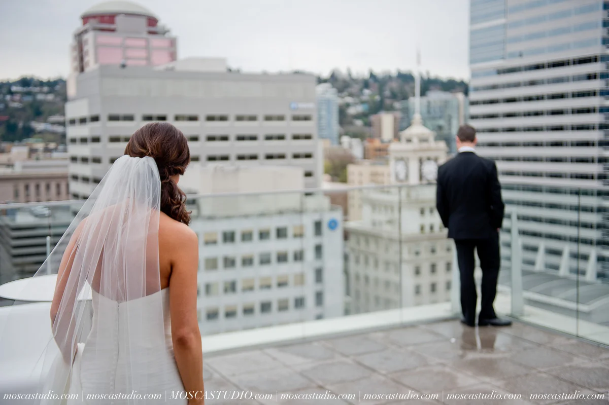 00511-MoscaStudio-Brandy-Mark-Portland-Wedding-Photography-20160305-SOCIALMEDIA.jpg