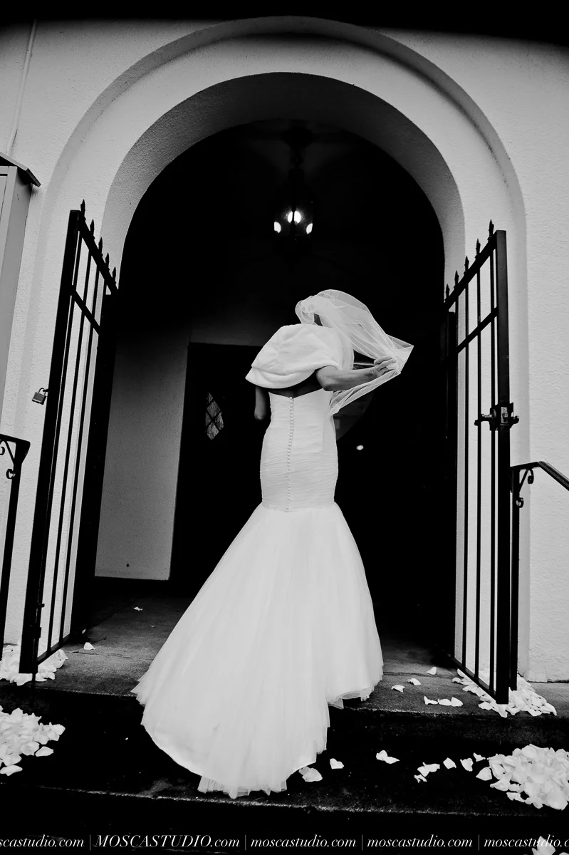 00794-MoscaStudio-Brandy-Mark-Portland-Wedding-Photography-20160305-SOCIALMEDIA.jpg