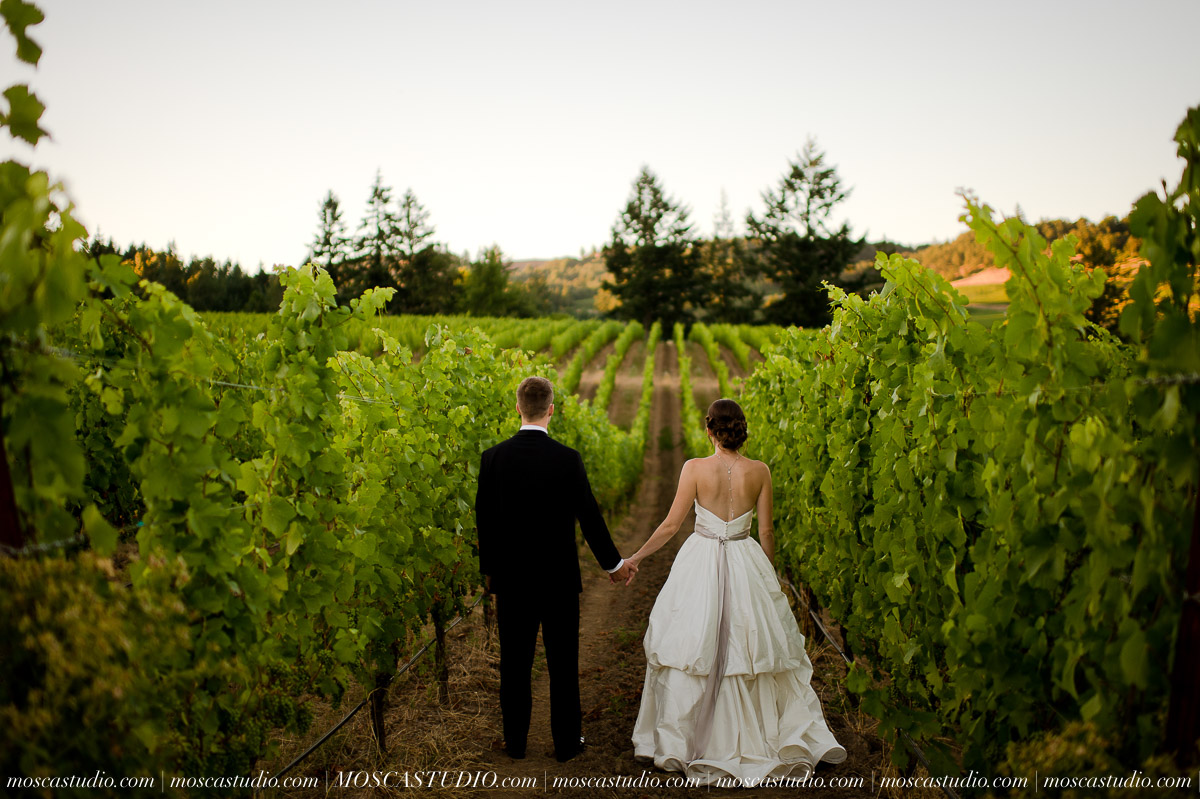 01435-moscastudio-jessicaandjason-zenithvineyard-oregon-20170729-PRINT.jpg