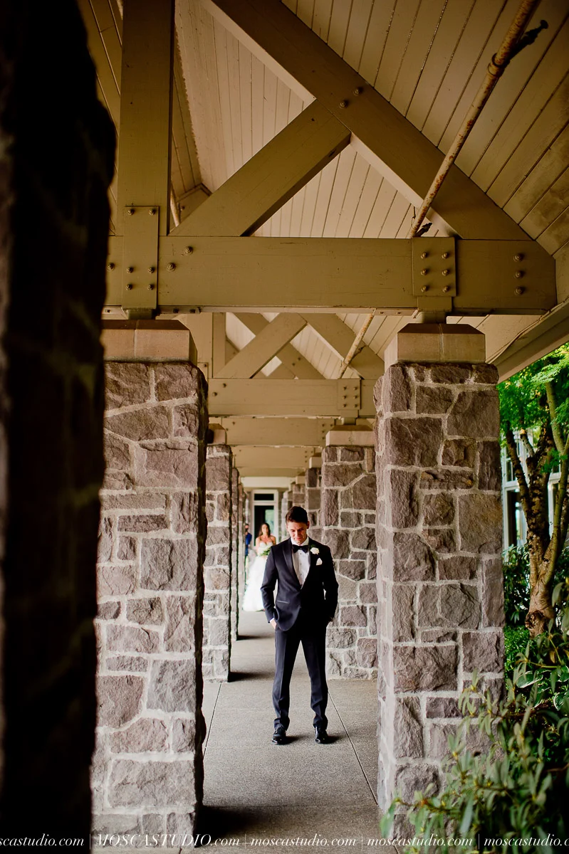 Kelsey & Jeff | Oregon Golf Club wedding day | Images by © http://MoscaStudio.com #moscastudio #seattleengagement #portlandwedding #oregonbride #matrimonio #weddingstyle