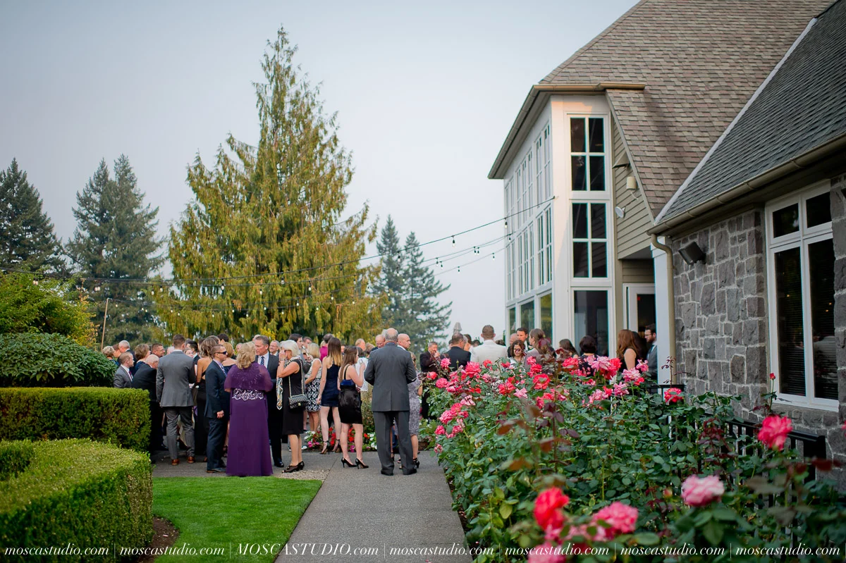 Kelsey & Jeff | Oregon Golf Club wedding day | Images by © http://MoscaStudio.com #moscastudio #seattleengagement #portlandwedding #oregonbride #matrimonio #weddingstyle