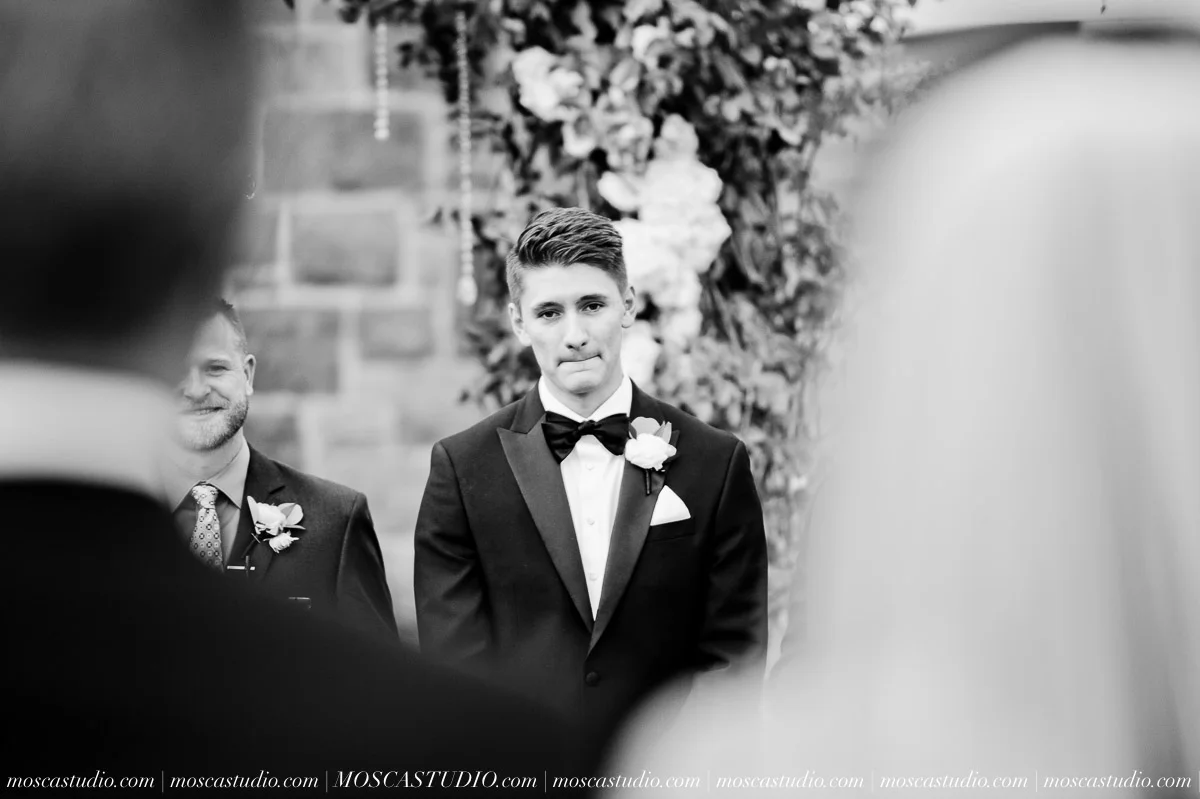 Kelsey & Jeff | Oregon Golf Club wedding day | Images by © http://MoscaStudio.com #moscastudio #seattleengagement #portlandwedding #oregonbride #matrimonio #weddingstyle