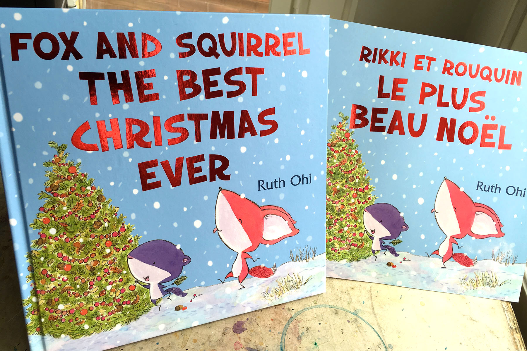 Love the shiny! Thank you, Scholastic Canada for the red foil lettering on the Hardcover and French Softcover editions. <3
