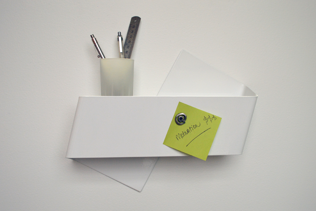ZigBlanc_BureauPostIt0074_Front15x10_72dpi.jpg