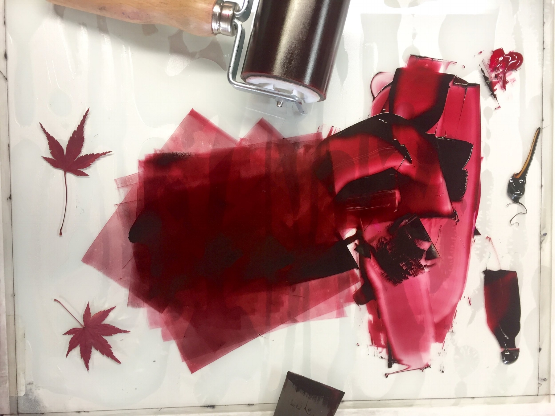  The first challenge was to find the right shade of burgundy to do justice to the lovely color of these Japanese maple leaves. I eventually mixed together a couple of different reds to get a close match. 