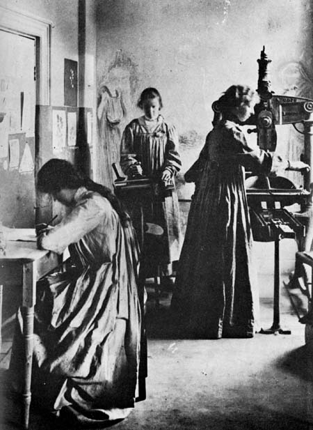Elizabeth Yeats (William Buter's sister) established the Cuala Press in Ireland (beginning in 1906 as the Dun Emer Press)