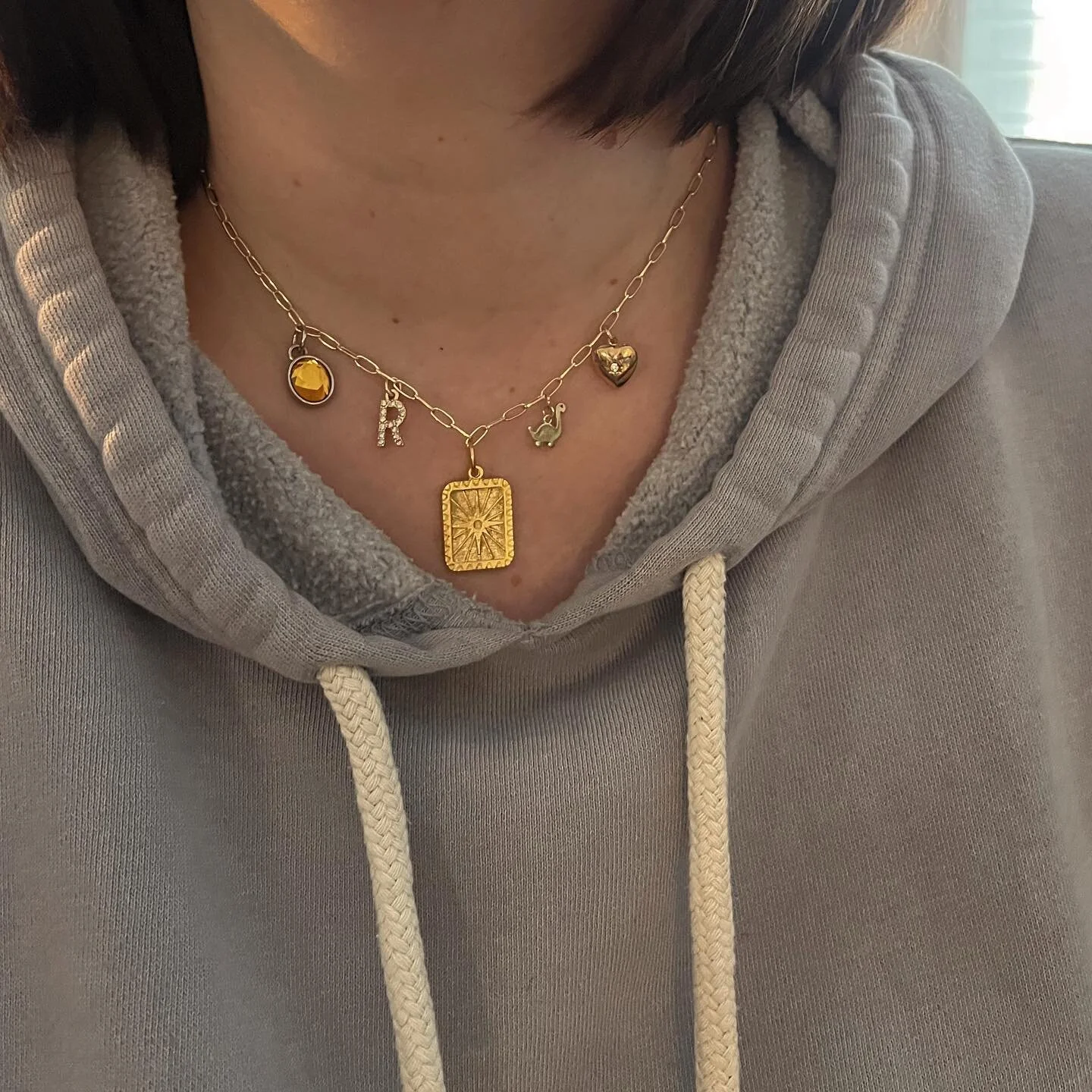 easily influenced to make a charm necklace. ✨🦕💛