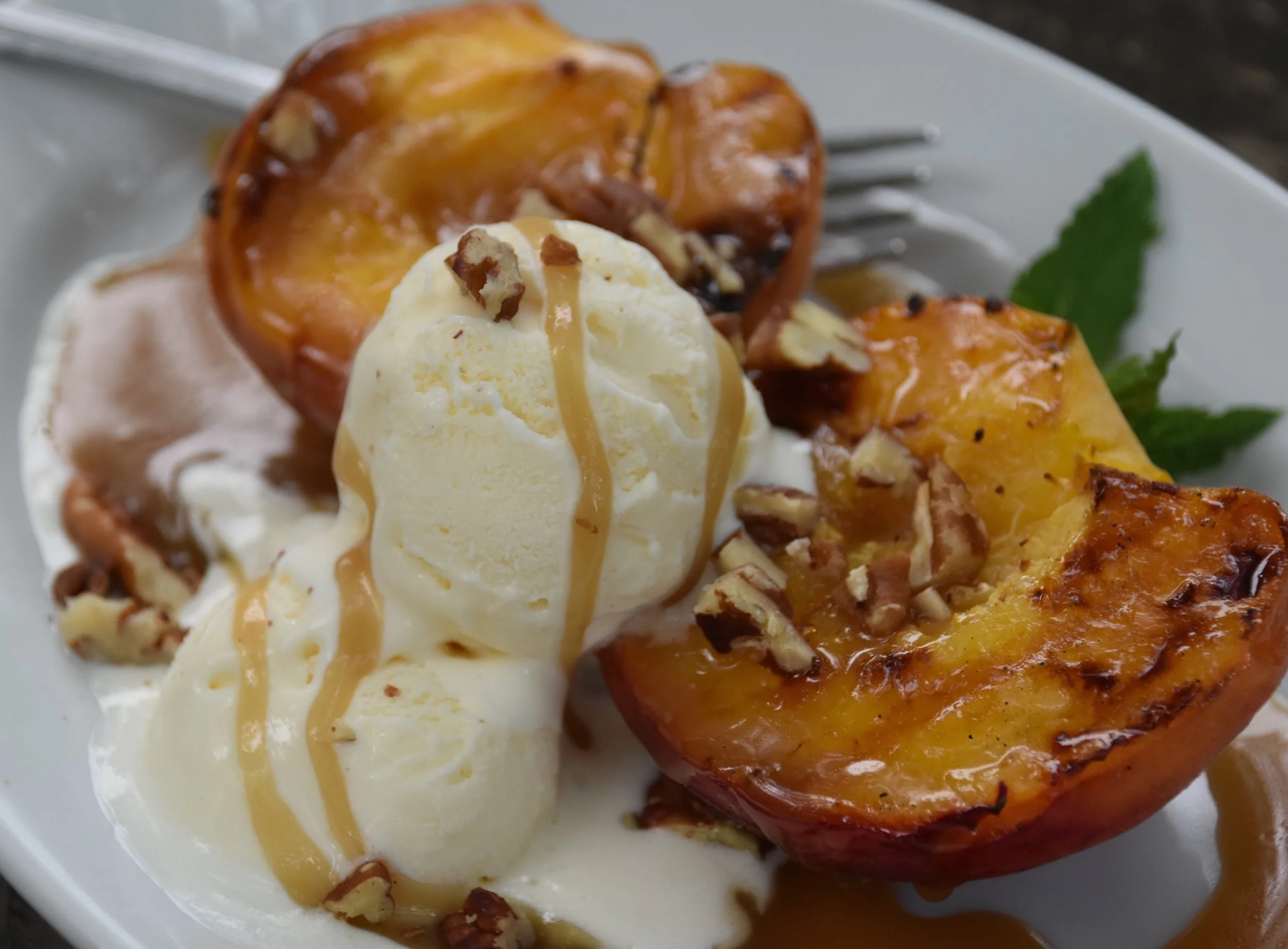 Grilled Peaches with Bourbon Caramel Sauce