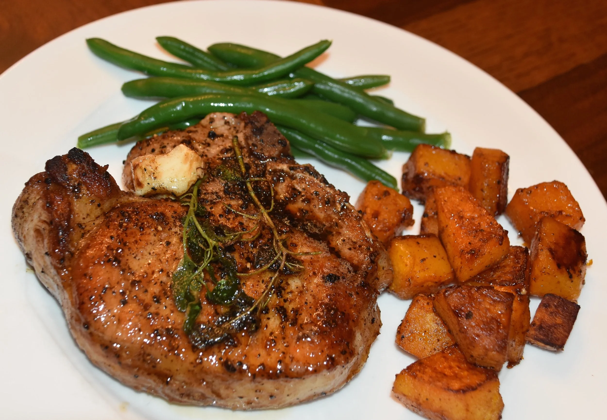 Easy Pan Seared Pork Chops