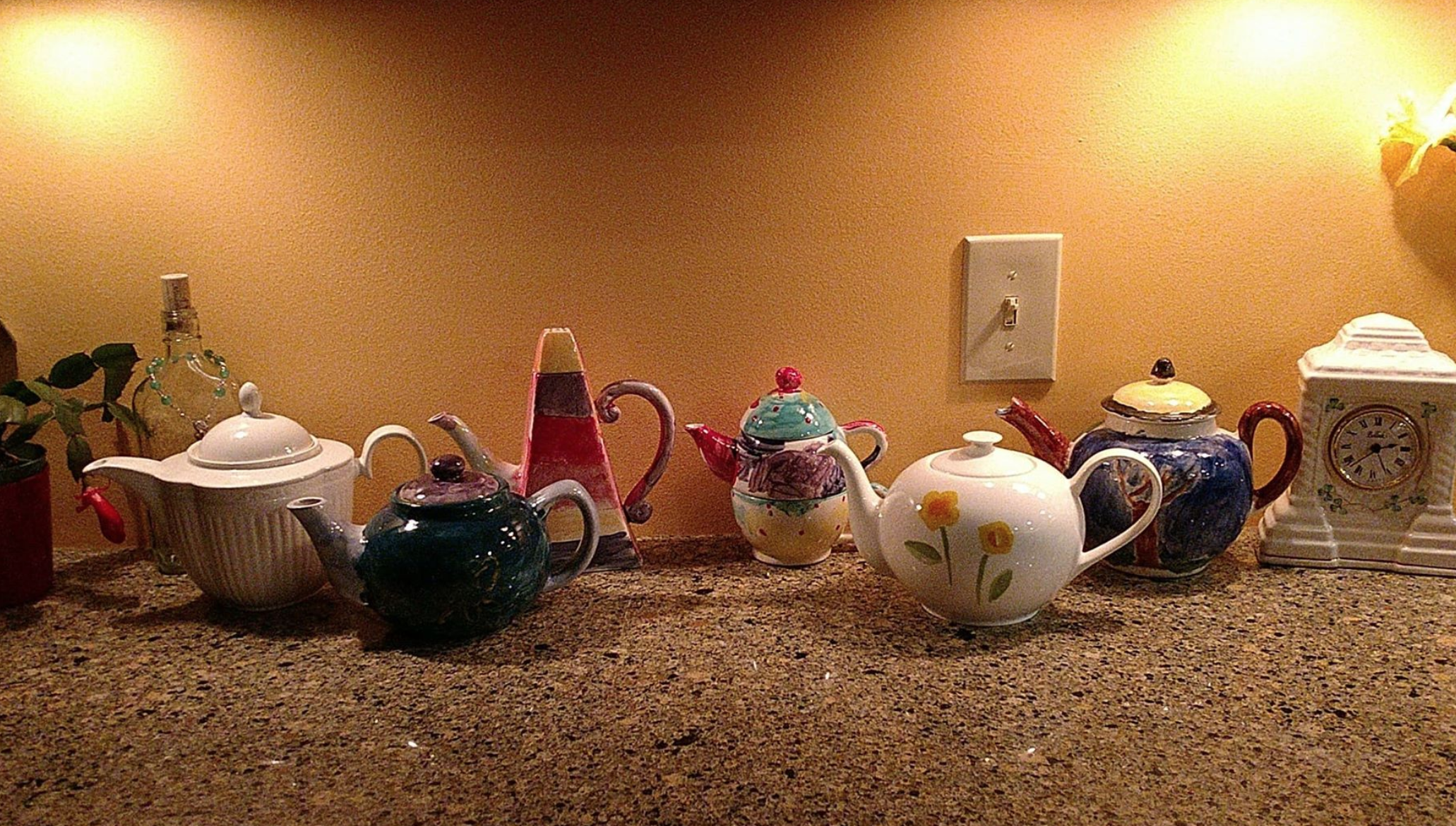 Um...can you guess which ones her kids painted? Her kids whom are all under 10? 