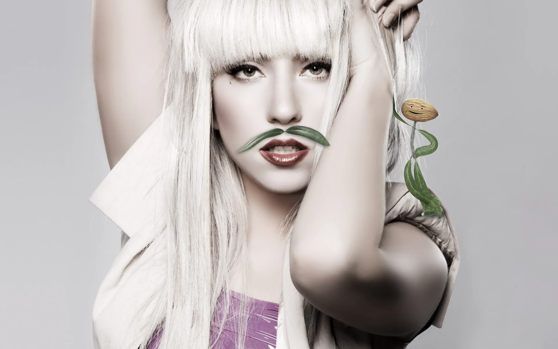got_silk_gaga_b&W.jpg