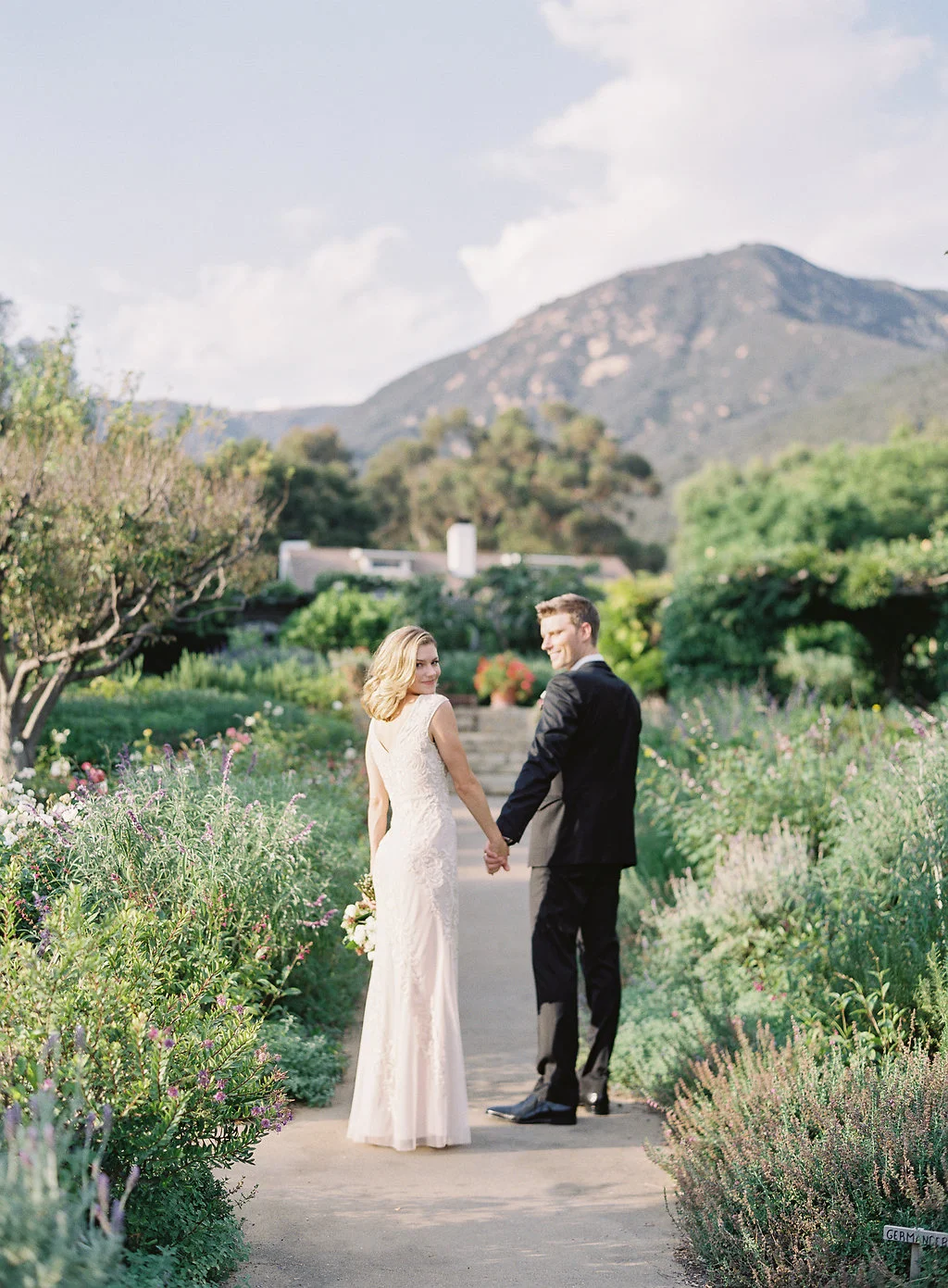 Haute-Blossoms-Floral-MeghanMehanPhotography-Jen&Trevor_SanYsidroRanch085.jpg