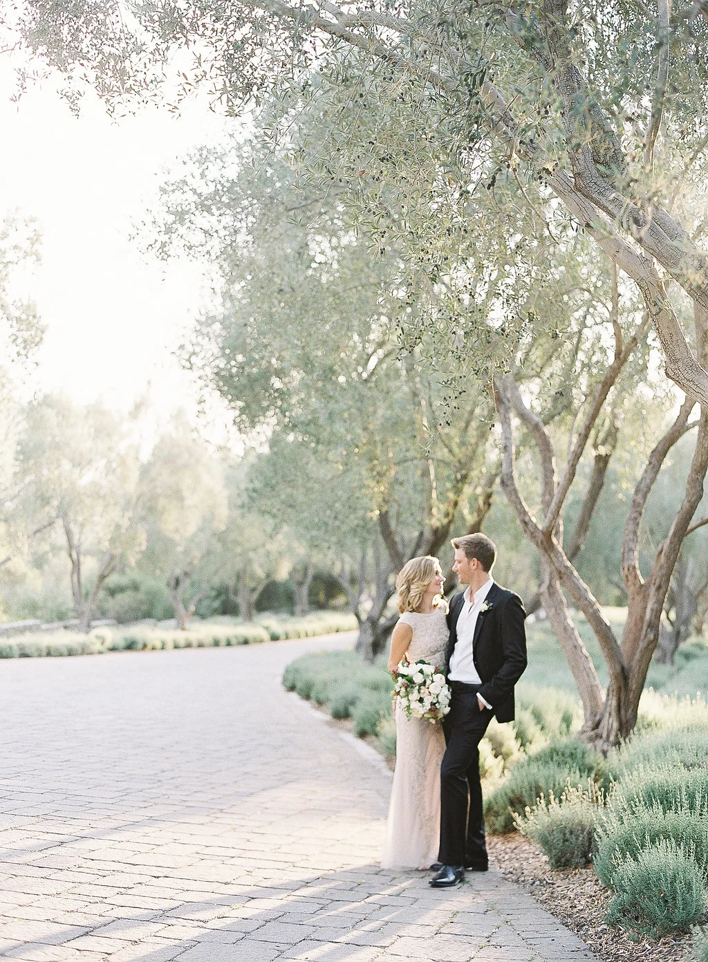 Haute-Blossoms-Floral-MeghanMehanPhotography-Jen&Trevor_SanYsidroRanch136.jpg