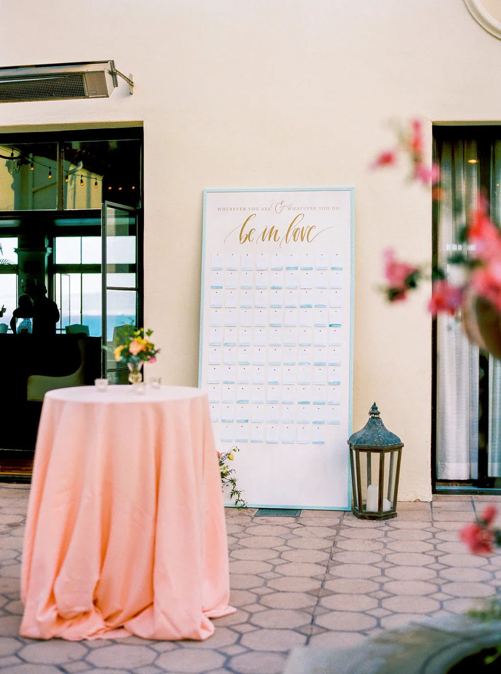 Pink-Cocktail-table-flowers-ThePoffs-400.jpg