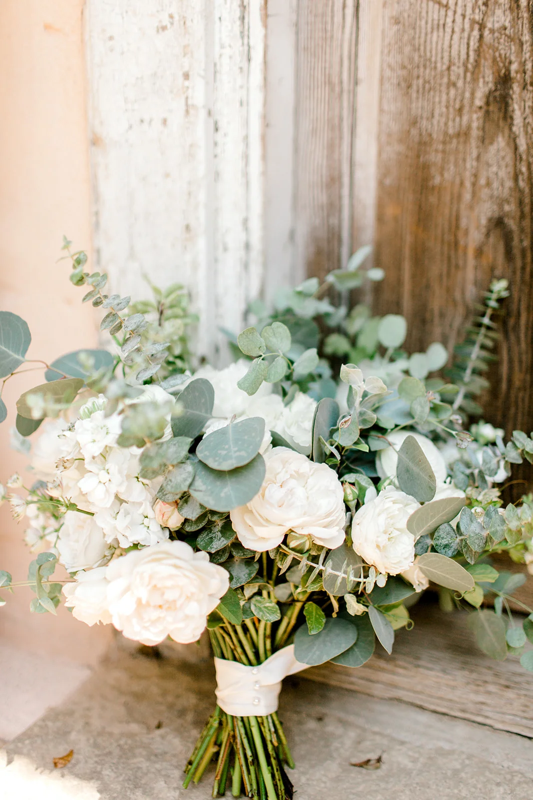 Rustic-wedding-flowers-brides-bouquet-Santa-Barbara-Historical-Museum-Wedding.jpg