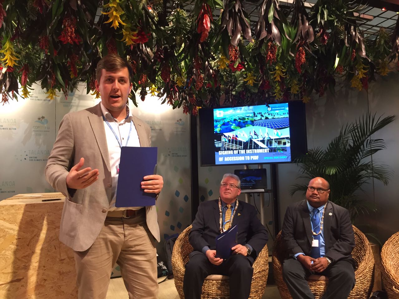 SHOS Director James Ellsmoor presents the model of enagagement with Palau.