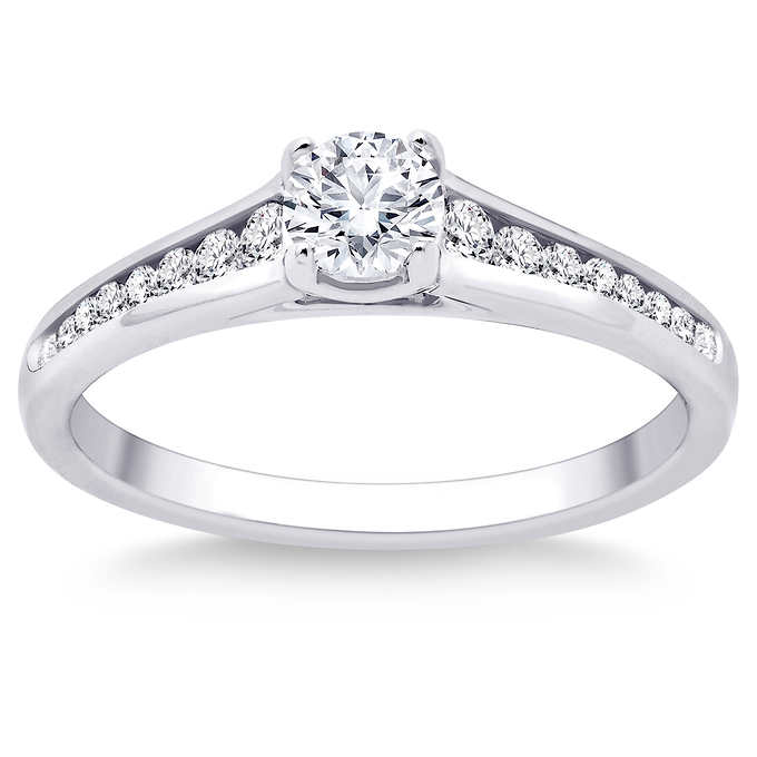 Round Brilliant .65 ctw VS2 Clarity, I Color Diamond Platinum Ring.jpeg