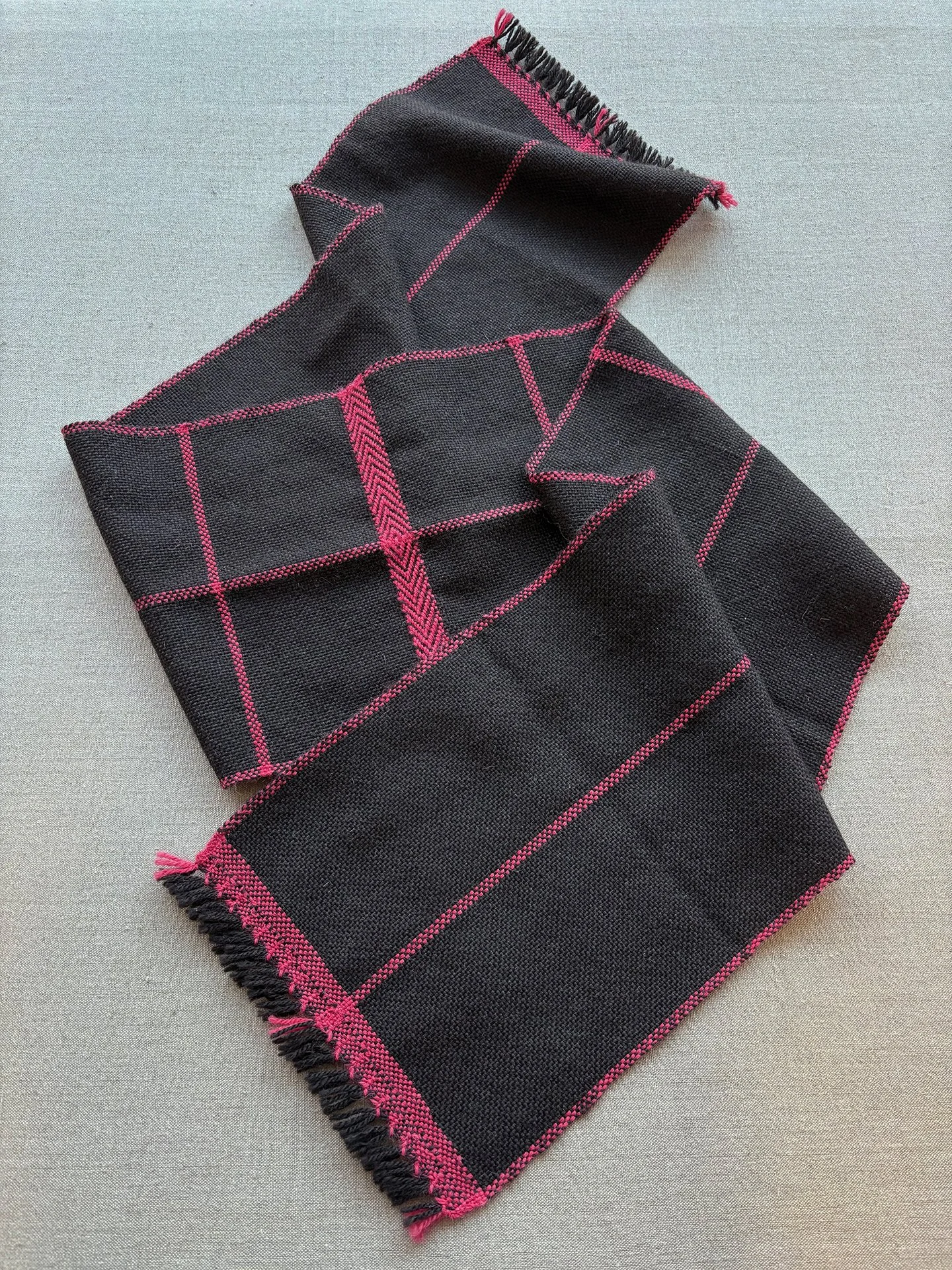 Black_Scarf_2.jpg