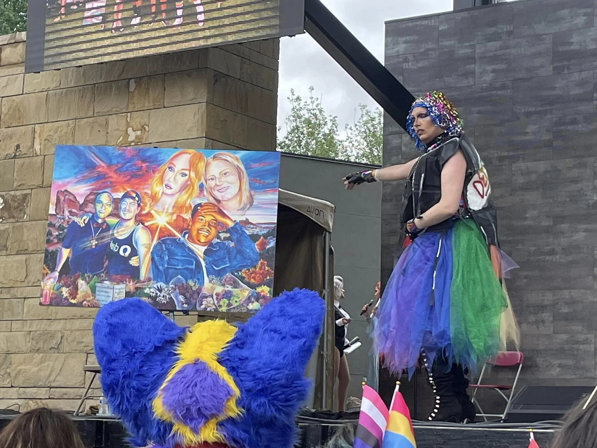 Diamond Starr revealing the painting