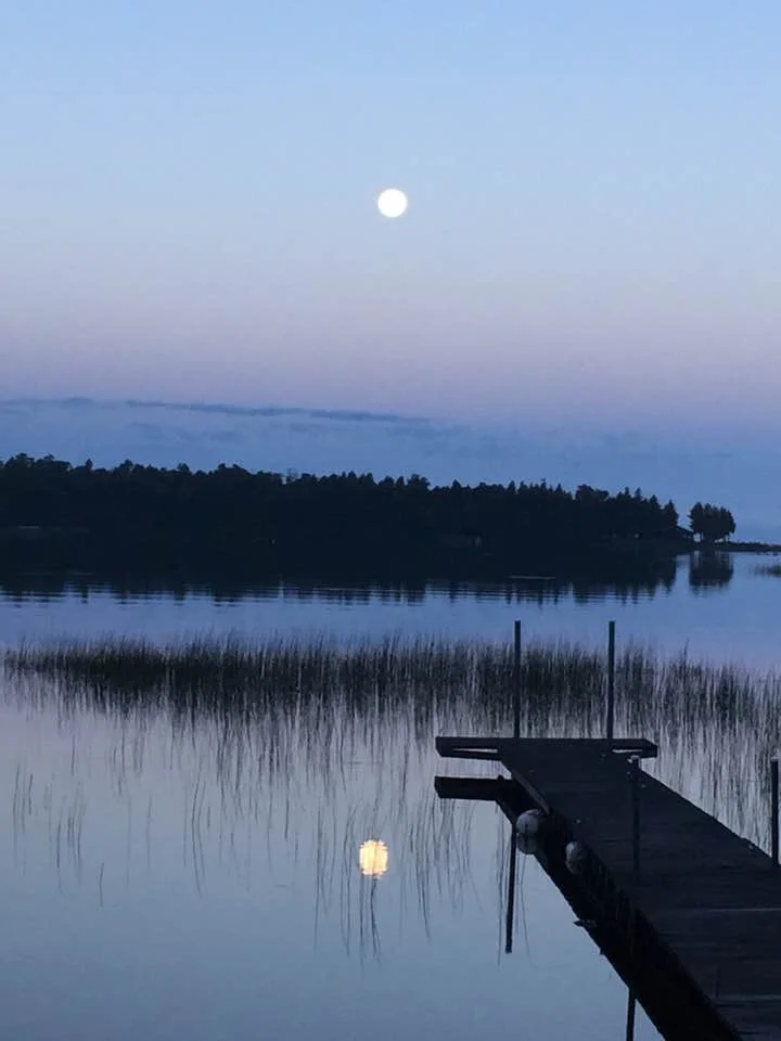 "Morning Moonshine" Photo: Rachel Schwandt