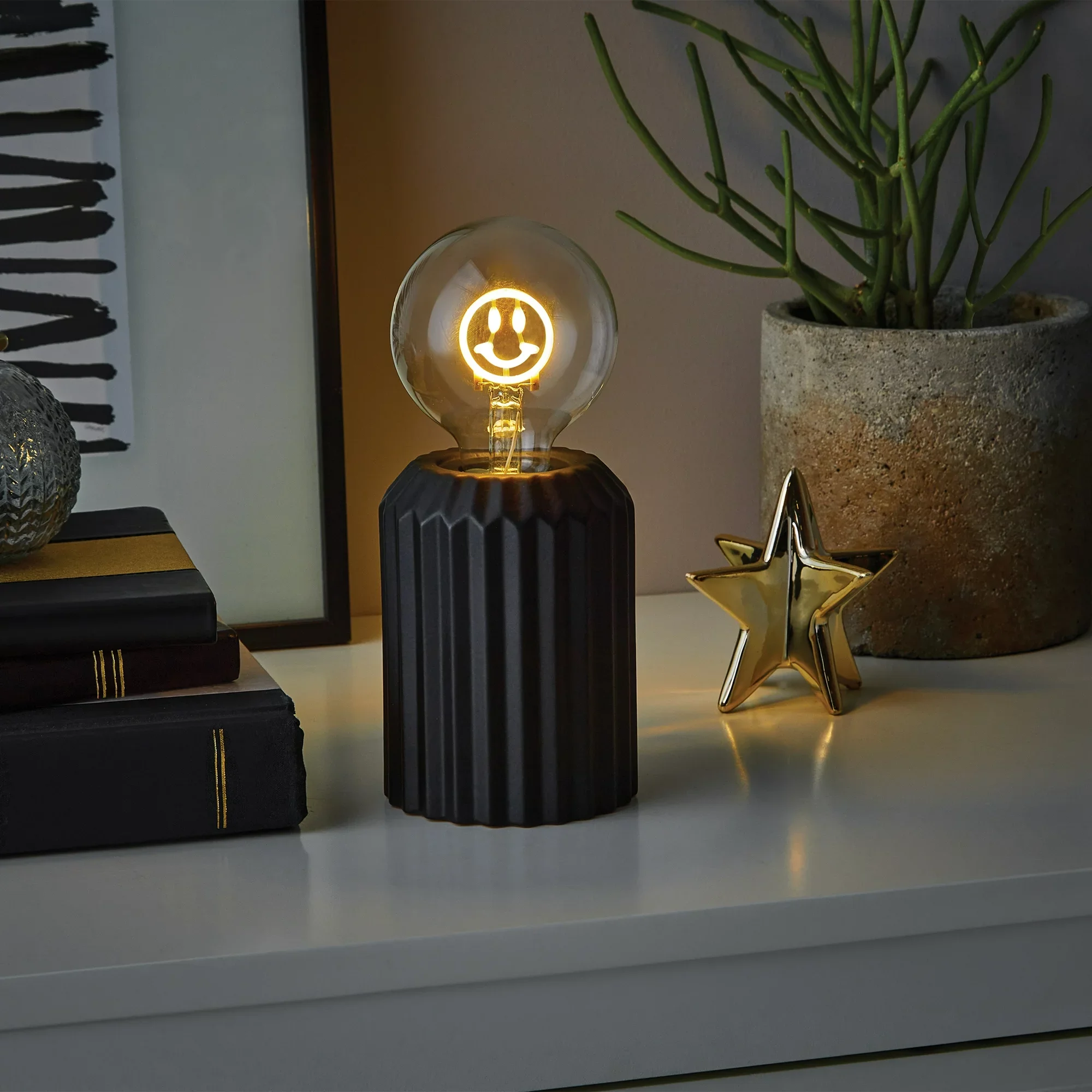 20. SQUARE Mainstays Lamp.webp