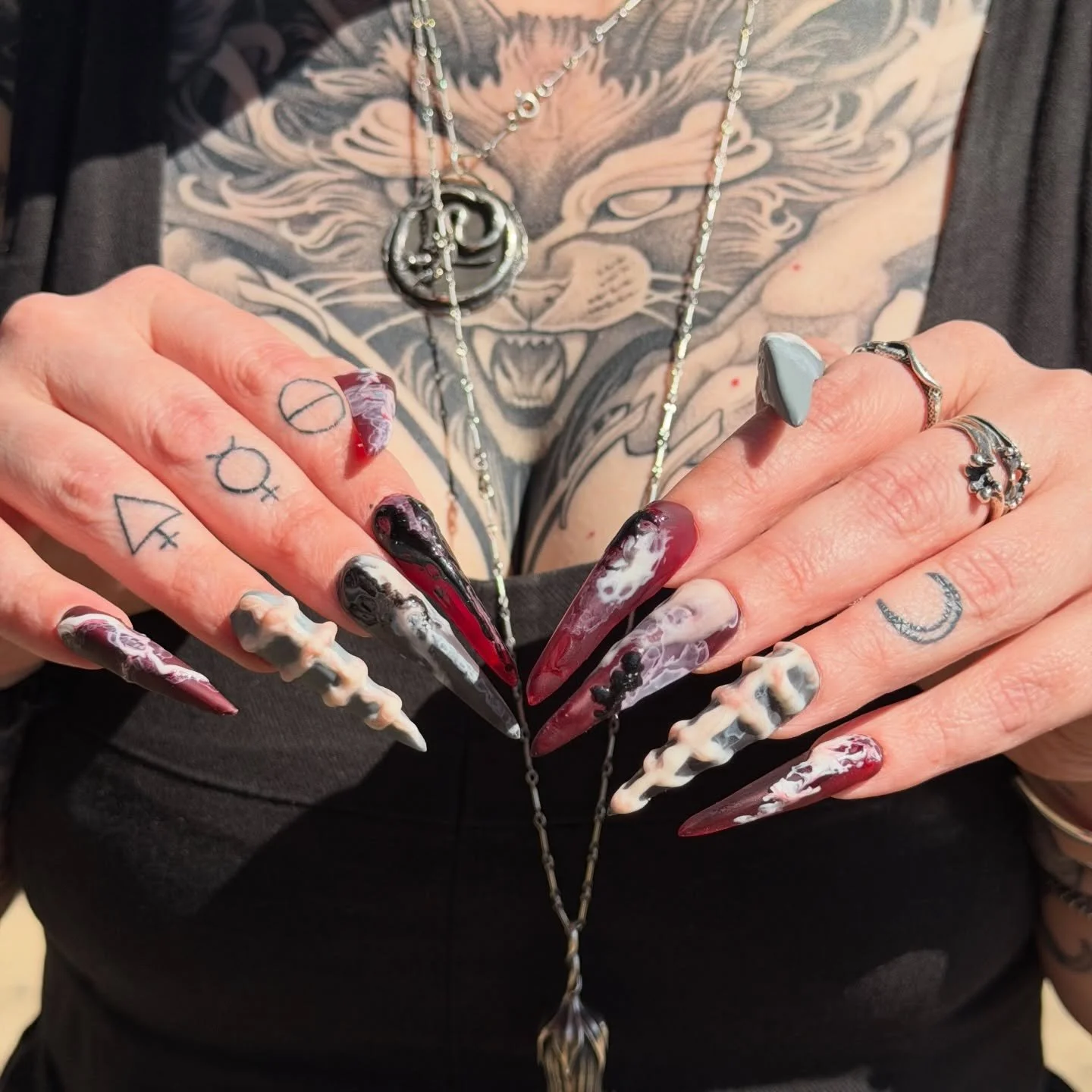 If the word 'EW' came to mind when you saw these nails, I've succeeded here 💀🩸
Thanks for spending the day with us Derai! 
To book nails this long and XXXTRA choose 
Gel-x extensions
Level 4 Nail Art 
Extra long nails with art.
And block out your d
