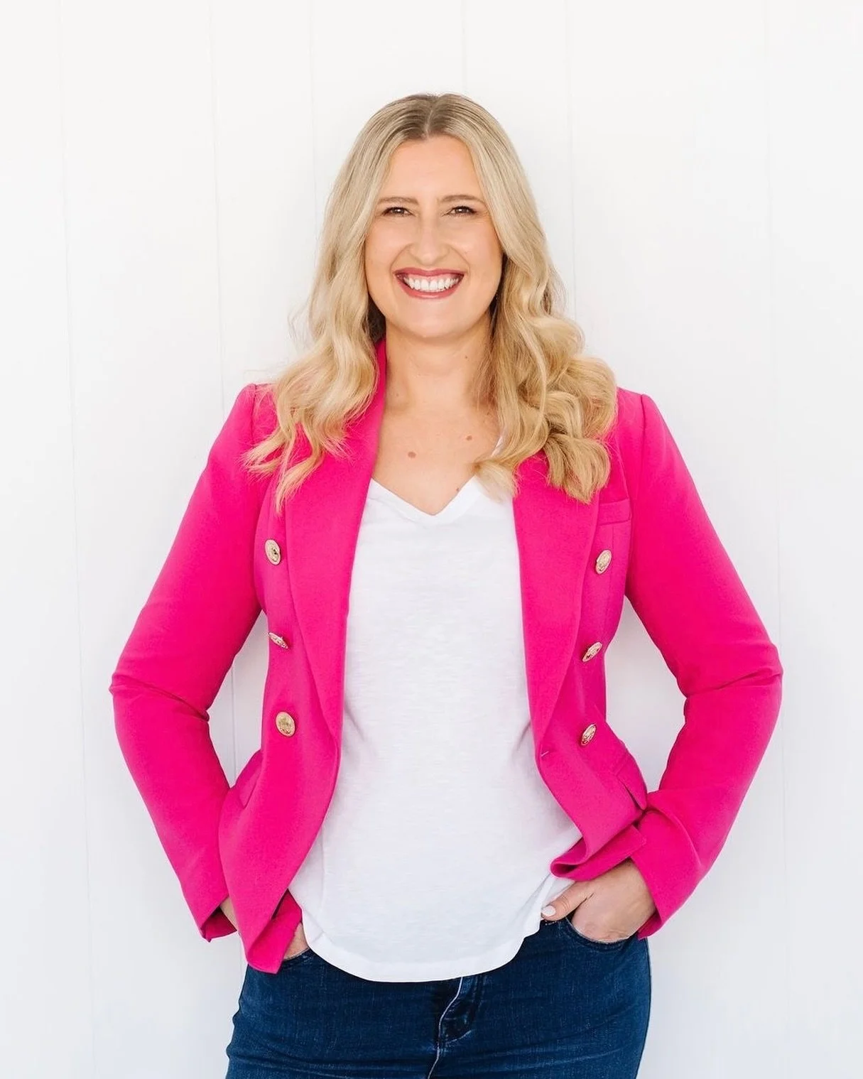 Right now, I have some capacity in my schedule to take on a few more clients and projects.

So if you&rsquo;ve been thinking about working with me 1:1 to - 

💛 Get clarity on your brand story so you can double down on your marketing

💛 Find your co