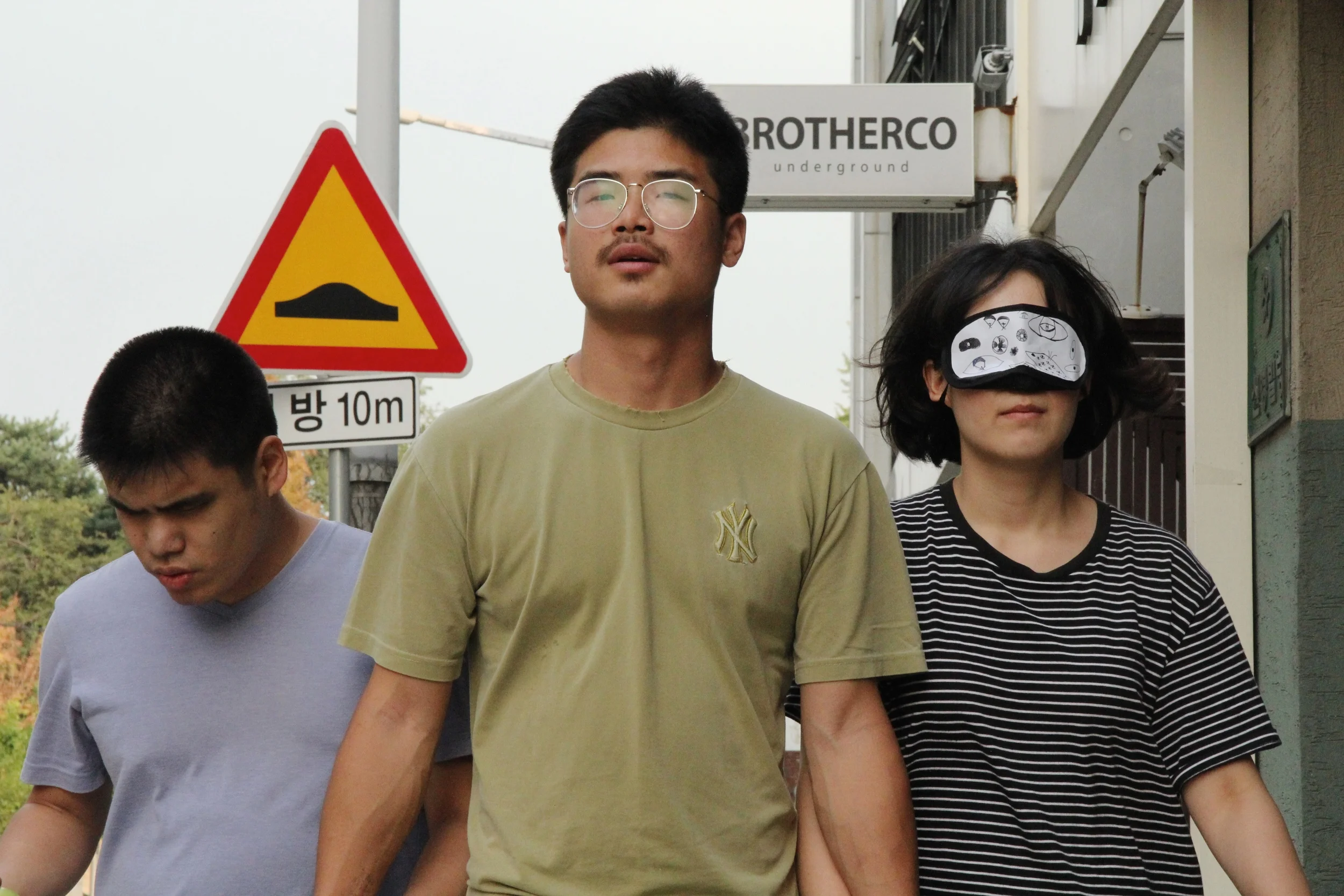 冇得睇 Nothing to See Here 볼 것이 없다