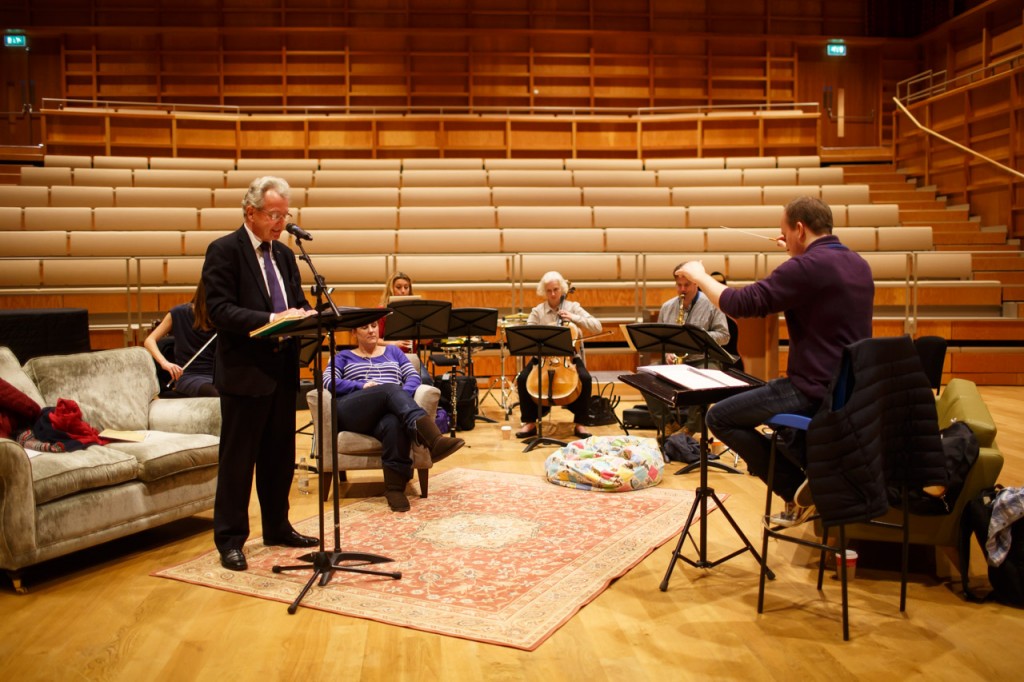Façade rehearsal. Keith Mander narrates. Posy has a snooze. Paul - Saxophone. Ruth - Clarinet. Julia - Cello. Ali playing the Flute part on the violin because Chris is stuck on the M25. 