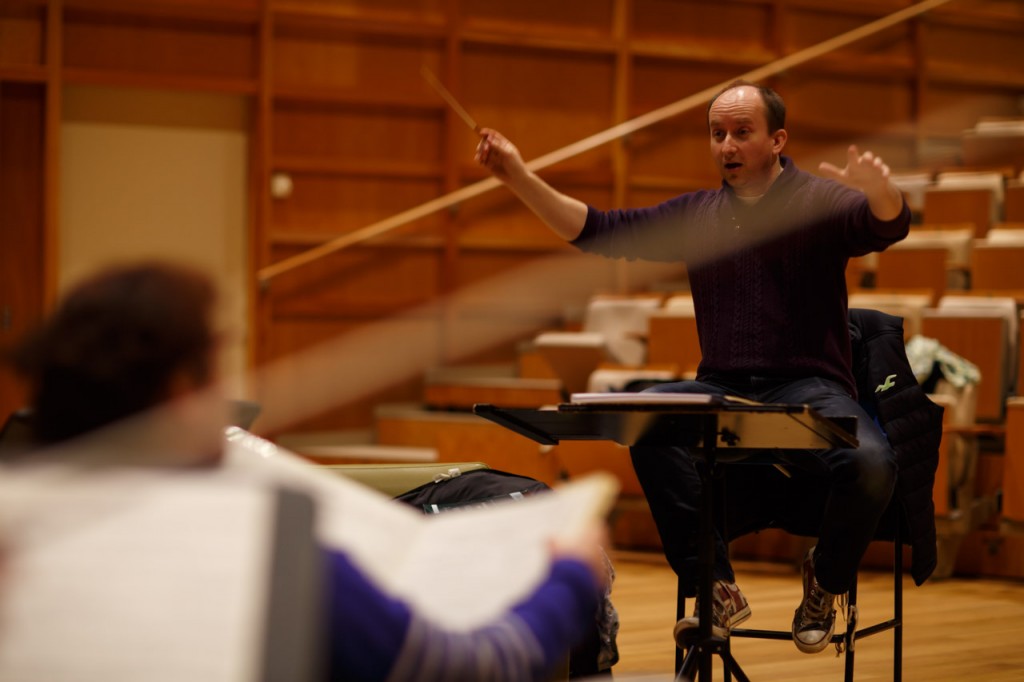 Façade rehearsal. Anthony conducts. 