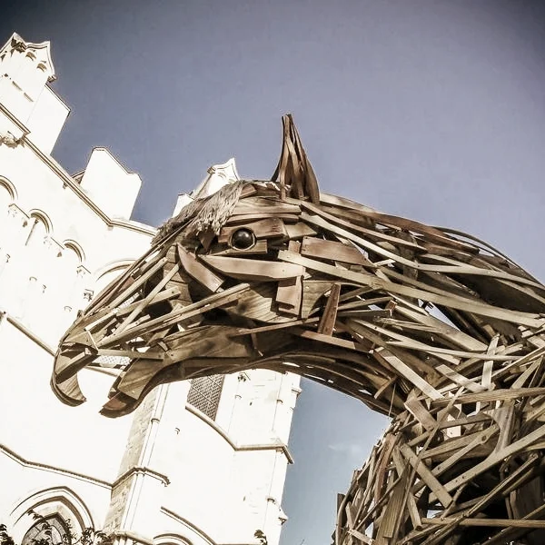 Adrian Bawtree REMEMBRANCE AND RECONCILIATION CQ joined by a community of 200 singers from Britain and Germany to perform a special evening service at Canterbury Cathedral. World Premiere 11/11/2018 Canterbury Cathedral