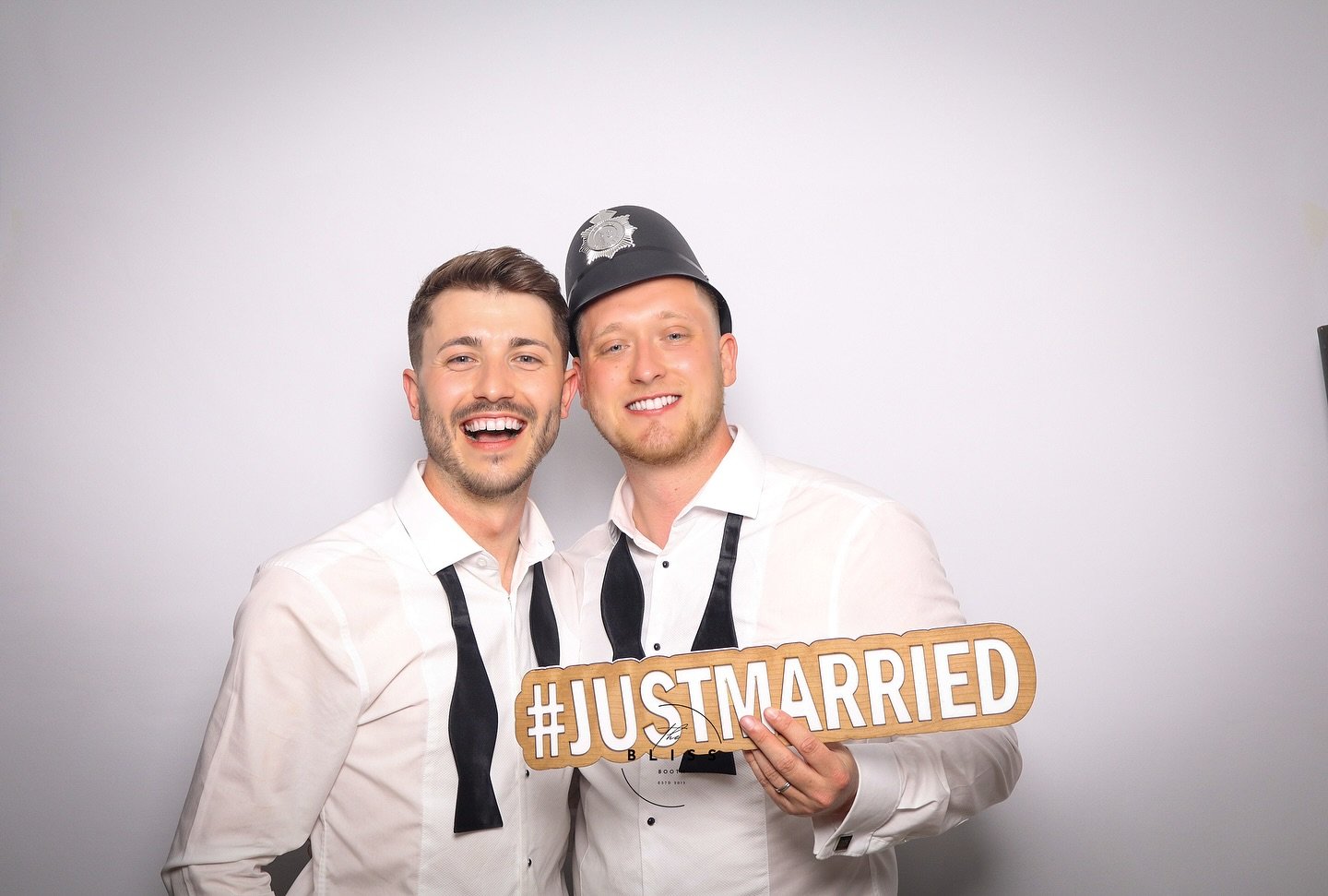 ✨ Huge congratulations to Cam &amp; Dan who tied the knot at the stunning @dunstonhallestate 💍

Our ICON Booth was there to capture all joy. Here&rsquo;s to a lifetime of happiness, you two! 🥂💫

#DunstallHall #CamAndDan #BlissBooth #IconBooth #Wed