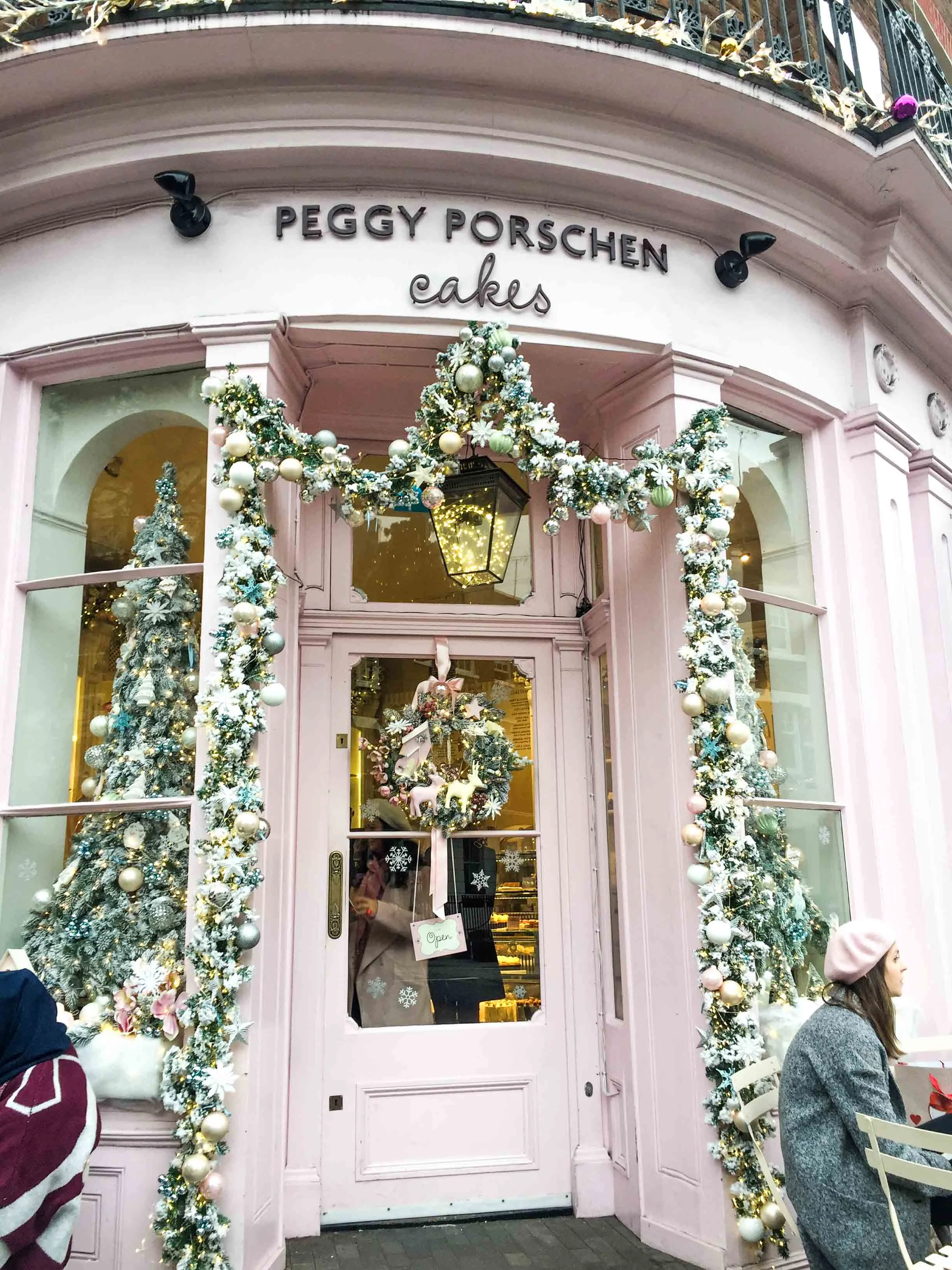 Pastel pink Peggy Porschen Cakes, bakery in London's Belgravia.