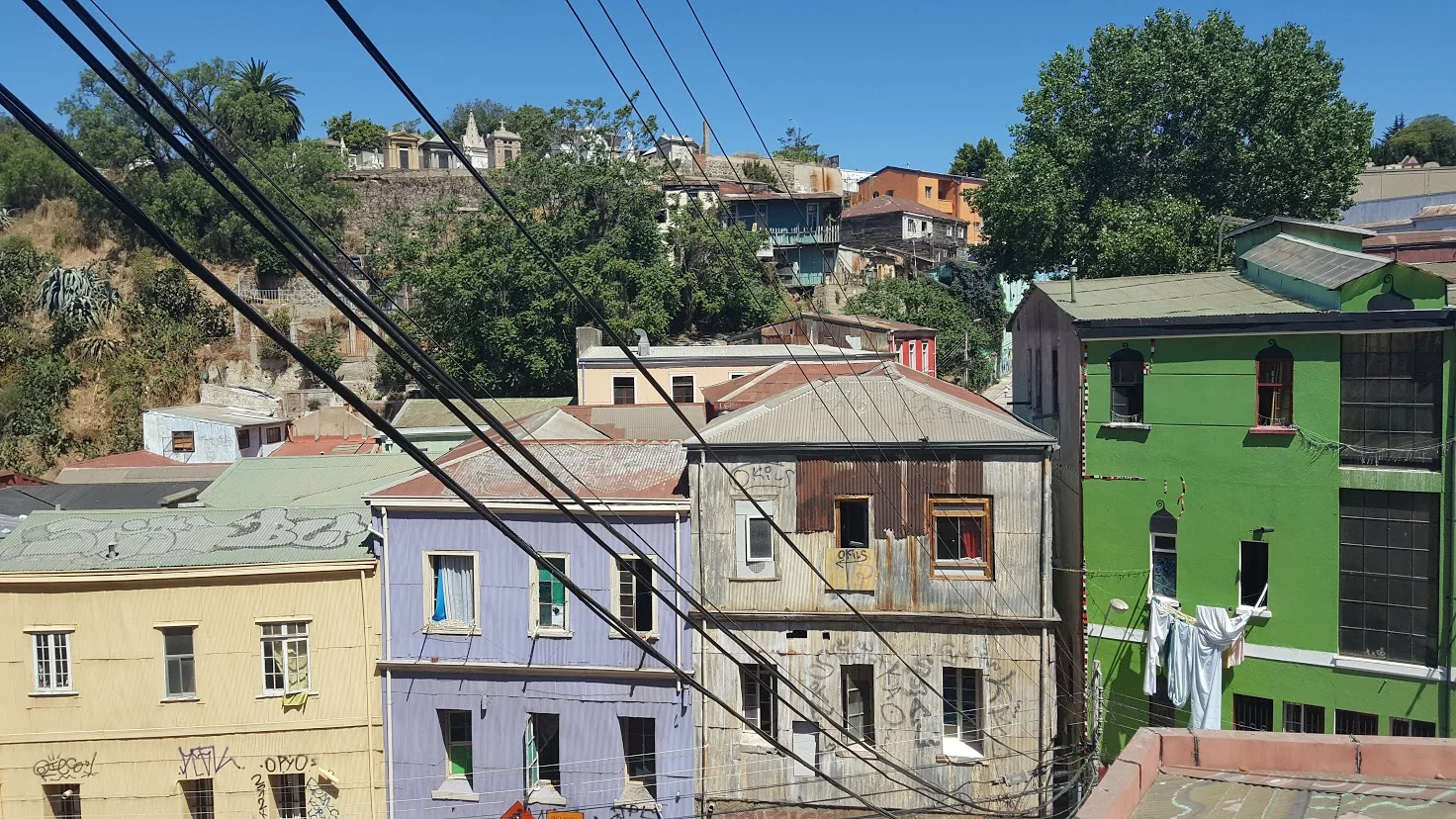 Valparaiso: pastels and pylons