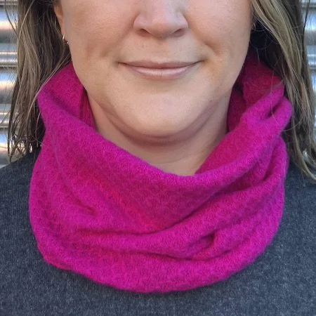 elietoo_cashmere_short_cowl_magenta.jpeg