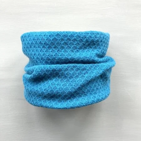elietoo_cashmere_short_cowl_teal.jpeg