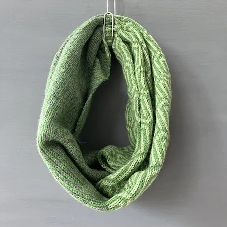 paperclip_lambswool_short_cowl_landscape_watercress_kiwi.jpeg