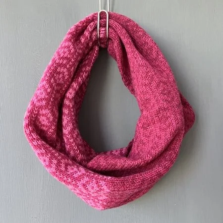 squamish_lambswool_short_cowl_rosehip_vegas_cabaret.jpeg